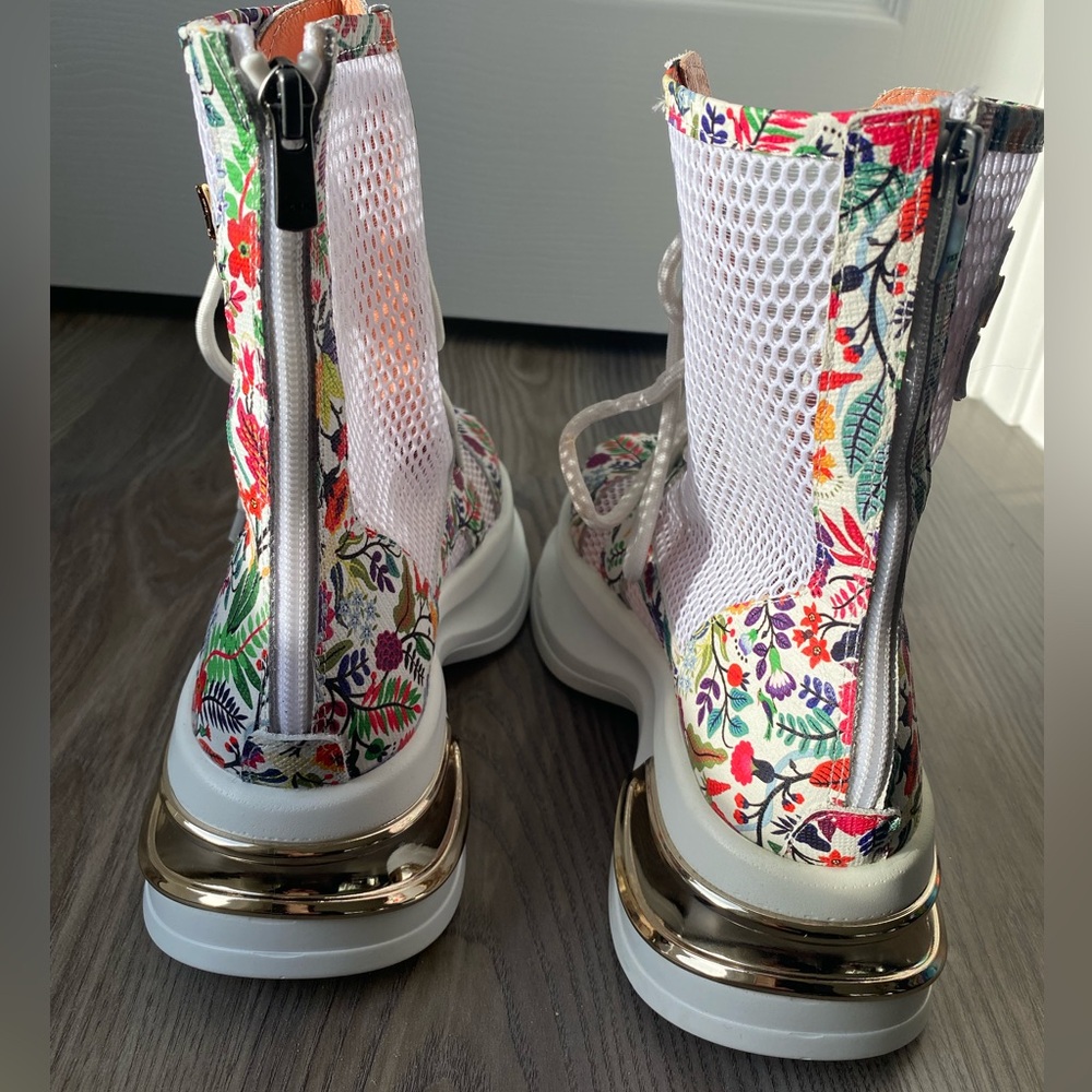 White booties - Picture 4 of 7